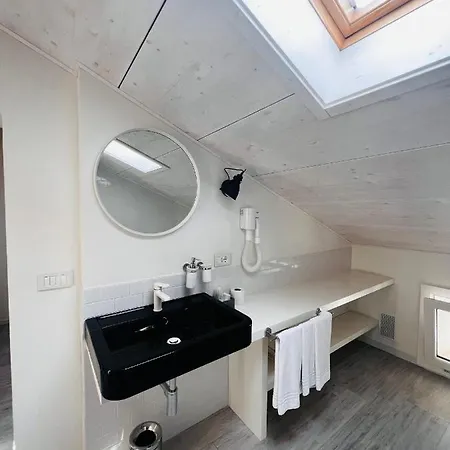 Le Stanze - Di Fianco Casa Di Cura Montanari 4*