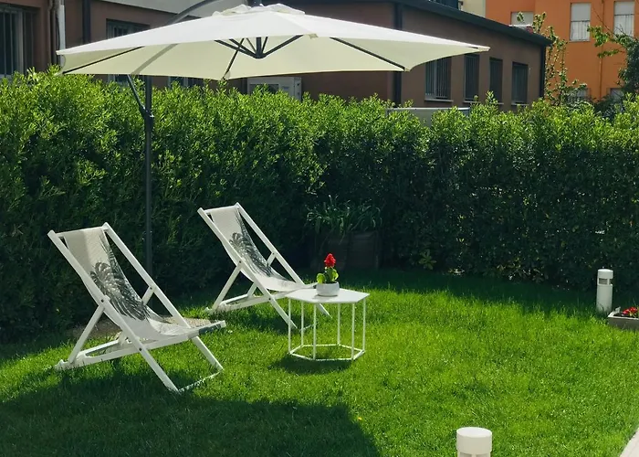 Le Stanze - Di Fianco Casa Di Cura Montanari Affittacamere 4*