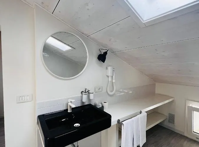 Le Stanze - Di Fianco Casa Di Cura Montanari 4*